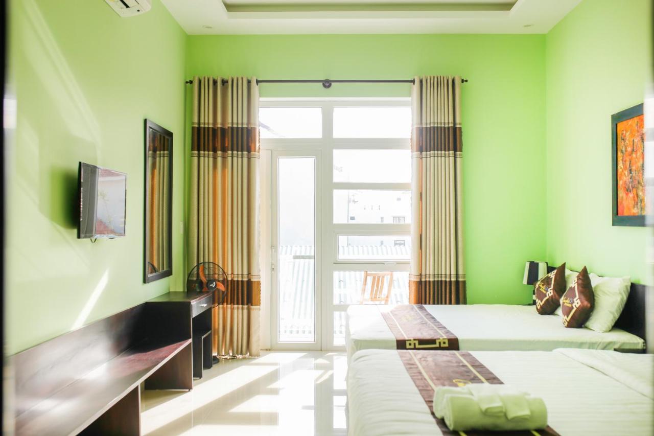 Chau Plus Homestay Хойан Экстерьер фото