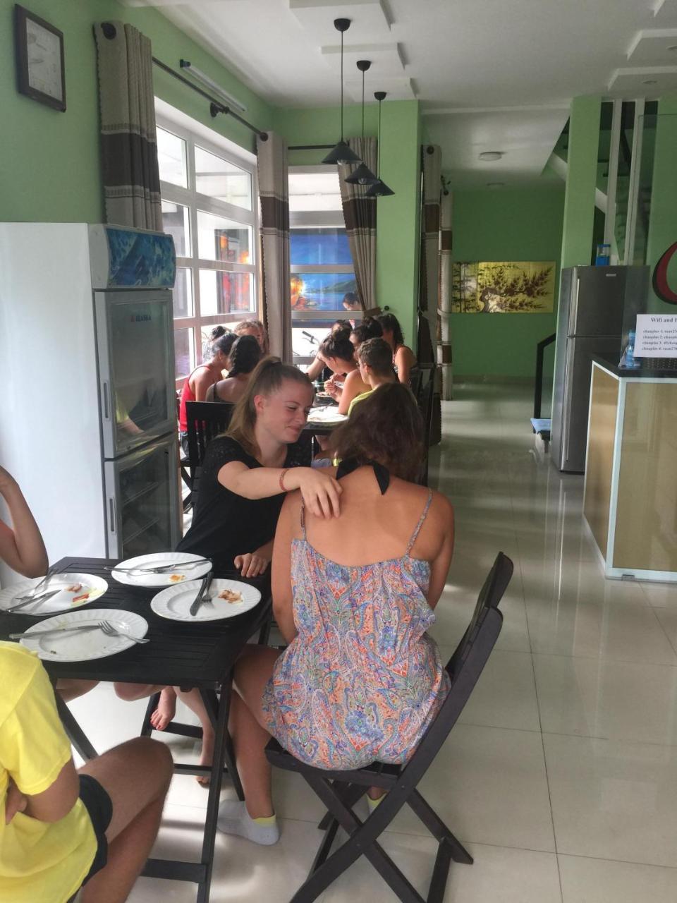 Chau Plus Homestay Хойан Экстерьер фото