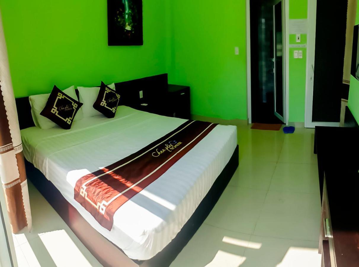 Chau Plus Homestay Хойан Экстерьер фото
